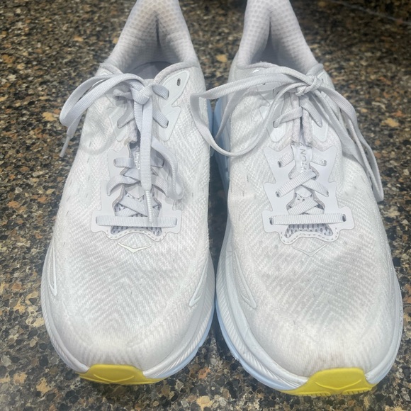 Hoka White and Gray Athletic Shoes Clifton 9 size 9 - Picture 3 of 9